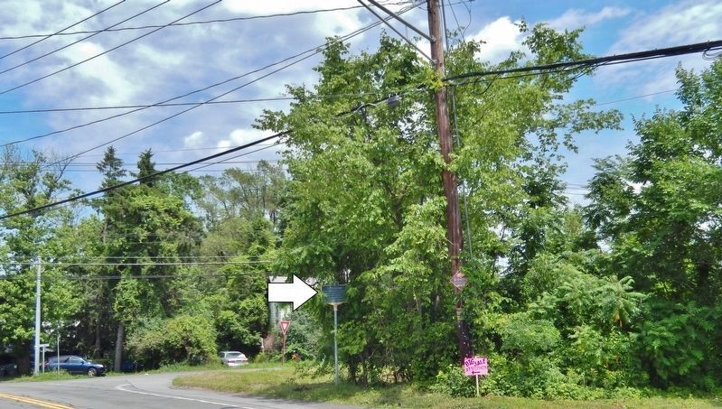 Scotchtown Marker (<i>view looking northeast across Blumel Road Goshen Turnpike in background</i>). Click for full size. Scotchtown Marker (<i>view looking northeast across Blumel Road Goshen Turnpike in background</i>) image. Click for full size.