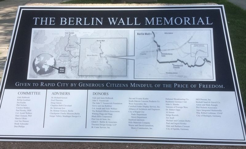 The Berlin Wall Memorial Marker image. Click for full size.