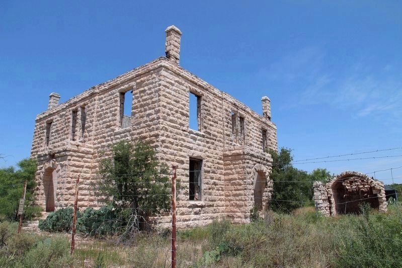 First Court House Built in Reagan County image. Click for full size.