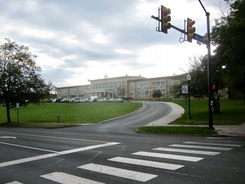 Harrisburg High School and Marker image. Click for full size.