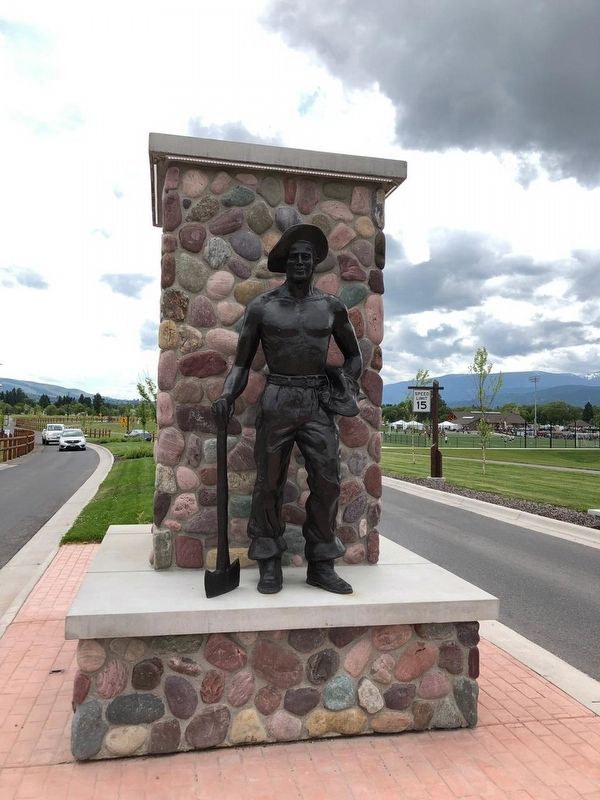 The nearby CCC Worker Statue mentioned in the marker text image. Click for full size.