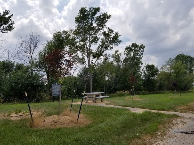 Illinois Marker and rest area image. Click for full size.