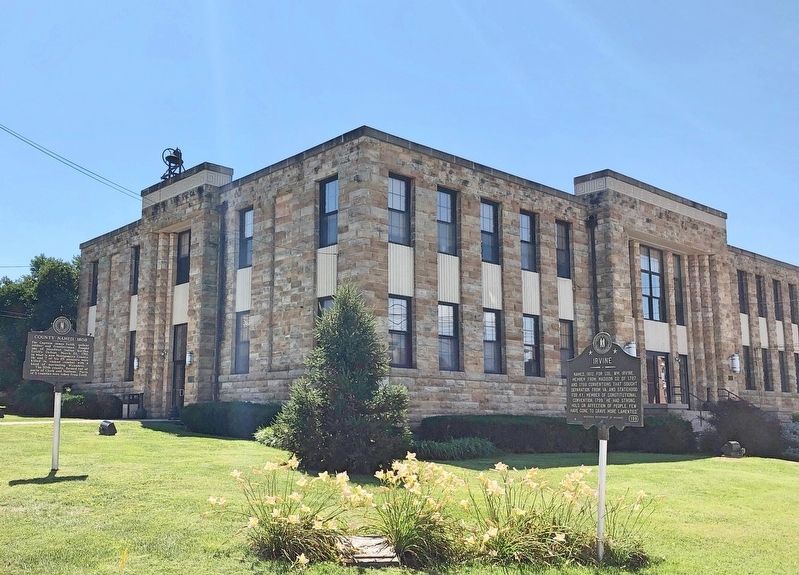Marker, on left, at Estill County Courthouse. image. Click for full size.