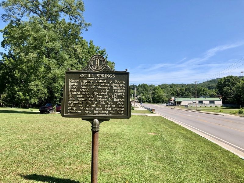 The view north on KY-89. image. Click for full size.
