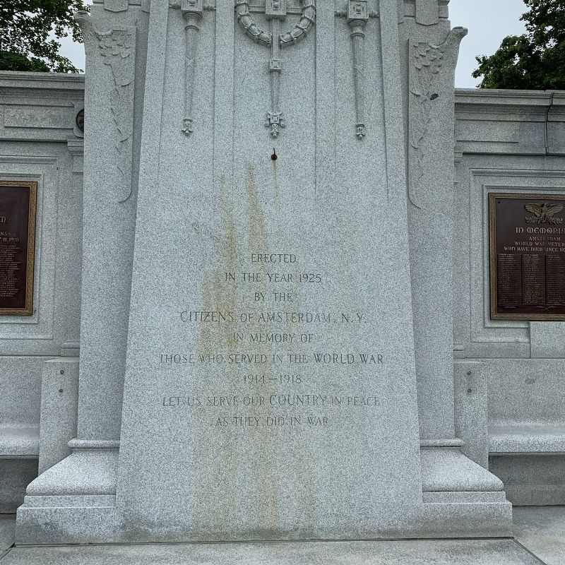 Amsterdam World War Memorial image. Click for full size.