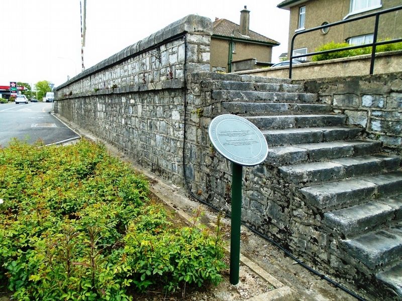 Falla an Ghorta Mhir/An tArdn - The Famine Wall/The Terrace and Marker image. Click for full size.