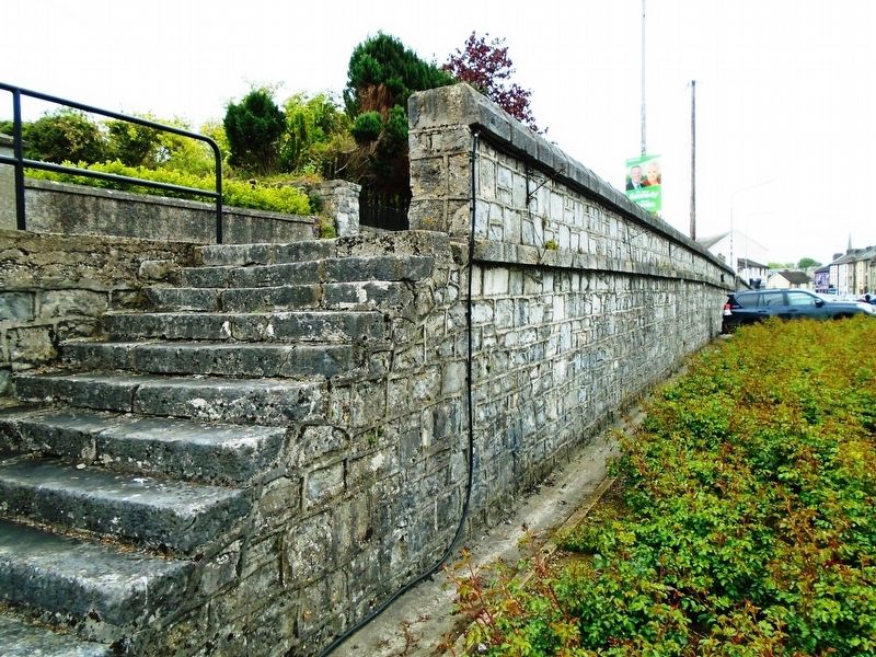 Falla an Ghorta Mhóir/An tArdán - The Famine Wall/The Terrace. Click for full size. Falla an Ghorta Mhóir/An tArdán - The Famine Wall/The Terrace image. Click for full size.