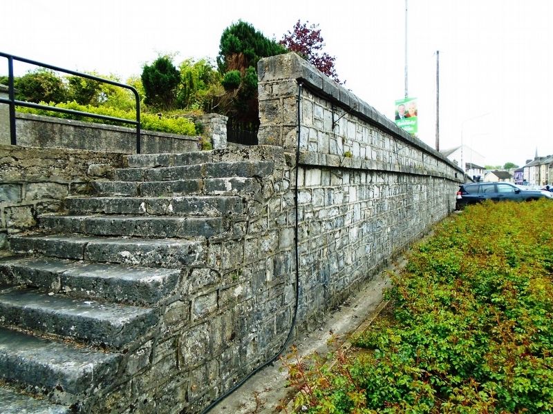 Falla an Ghorta Mhir/An tArdn - The Famine Wall/The Terrace image. Click for full size.