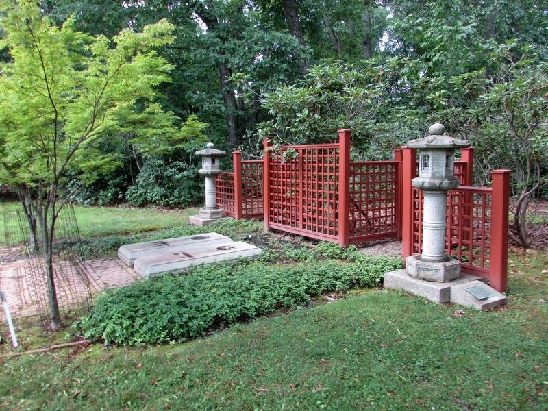 Japanese Stone Lanterns at Edison's Grave image. Click for full size.