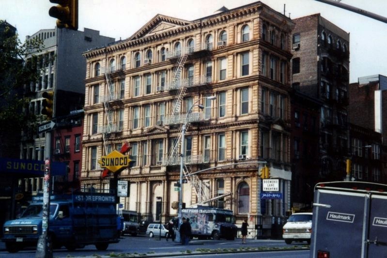 Bond Street Savings Bank image. Click for full size.
