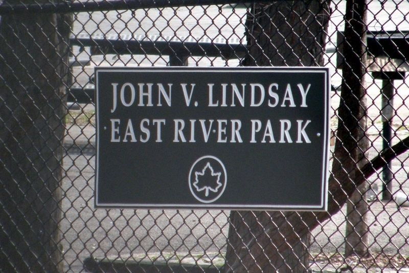 The only Lindsay sign in all of East River Park? image. Click for full size.