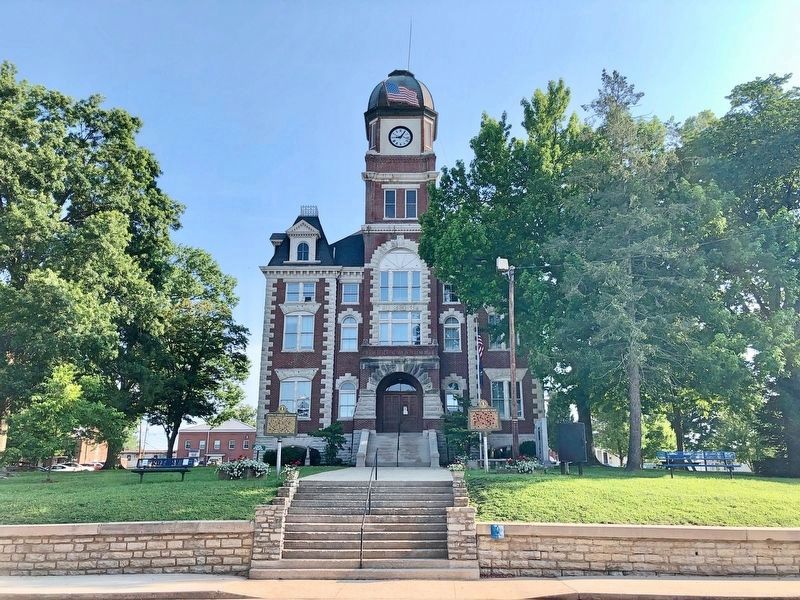 View of this marker, on right of sidewalk, at courthouse. image. Click for full size.
