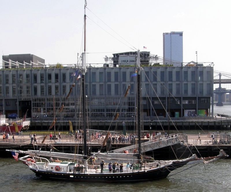 Scooner "Pioneer" at the South Street Seaport image. Click for full size.