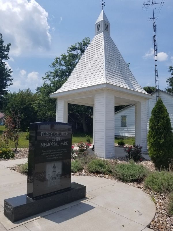 Perry Church of Christ Memorial Park image. Click for full size.