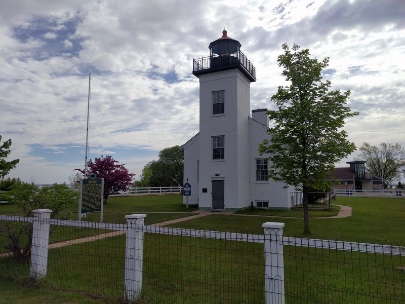 Sand Point Lighthouse and Marker image. Click for full size.