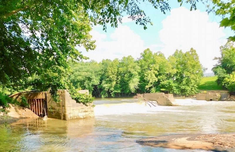 Remnants of Fort Gay Dam with lock on the left. image. Click for full size.