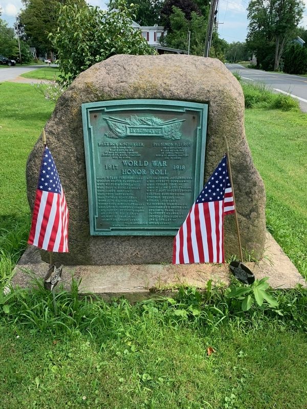Minaville Worl War Memorial image. Click for full size.