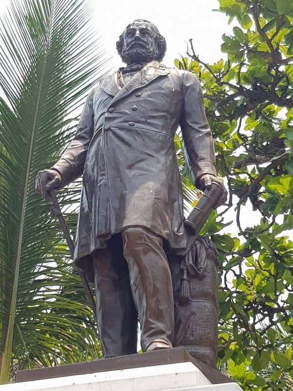 Coronel Manuel Gutiérrez Zamora statue image. Click for full size.