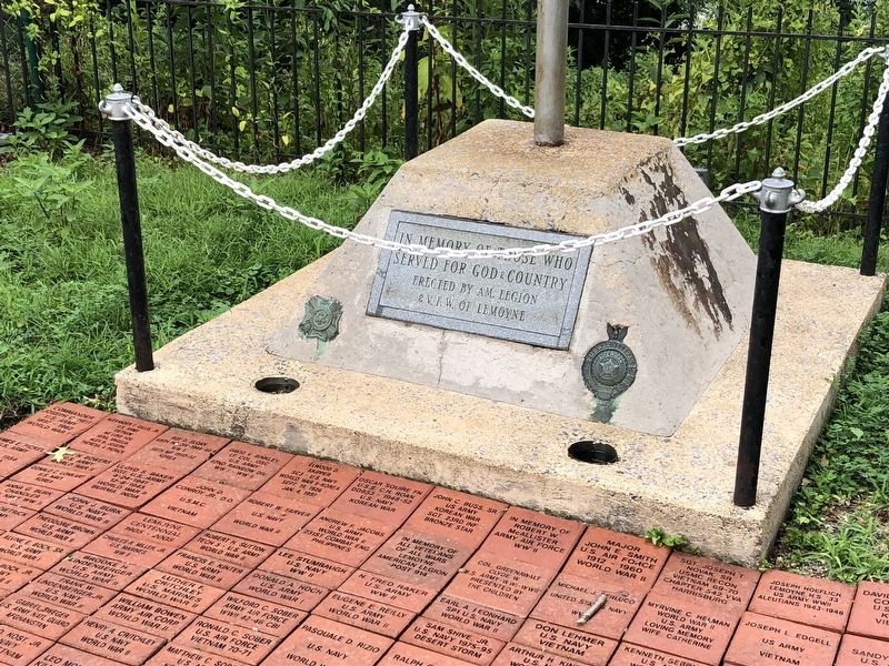 Lemoyne Veterans Memorial image. Click for full size.