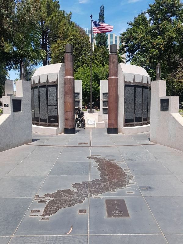 California Vietnam Veterans Memorial image. Click for full size.