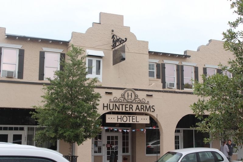 Hunter Arms Hotel image. Click for full size.