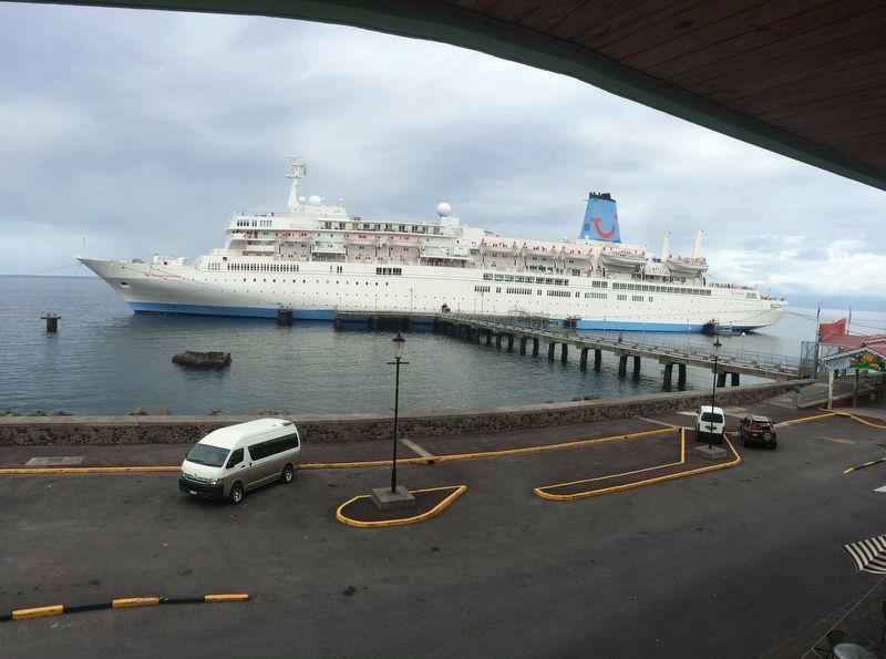 Roseau Cruise Ship Berth image. Click for full size.