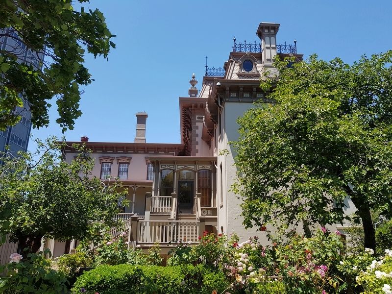A view of the eastern side of the Leland Stanford Mansion image. Click for full size.