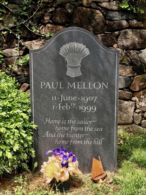 Paul Mellon Gravesite image. Click for full size.
