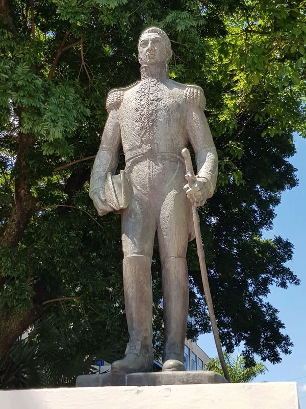 Jos� de San Mart�n statue image. Click for full size.