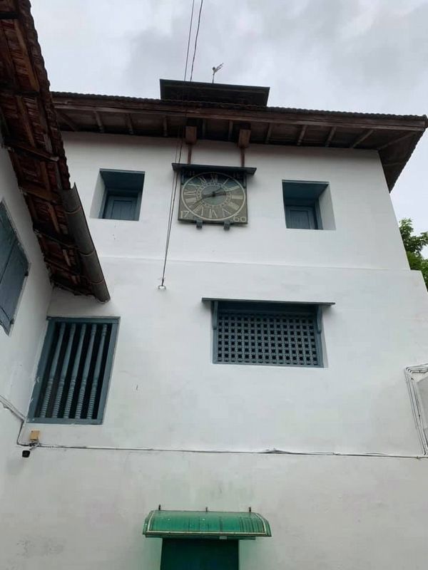 Paradesi Synagogue and Clock Tower. Click for full size. Paradesi Synagogue and Clock Tower image. Click for full size.