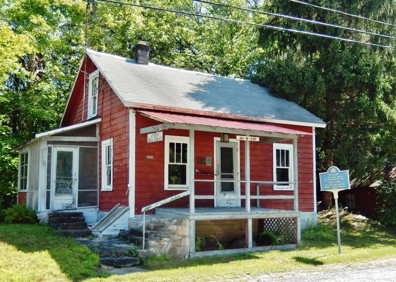 “Hi-N-Dri” Marker<br>(<i>wide view • "Adirondack Ike" home in background</i>) image. Click for full size.