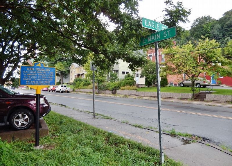 Kirk Douglas Marker<br>(<i>wide view looking northwest � Main Street in background</i>) image. Click for full size.