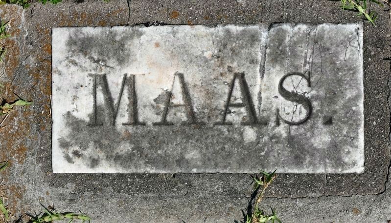 The Maas House Yard Marker image. Click for full size.