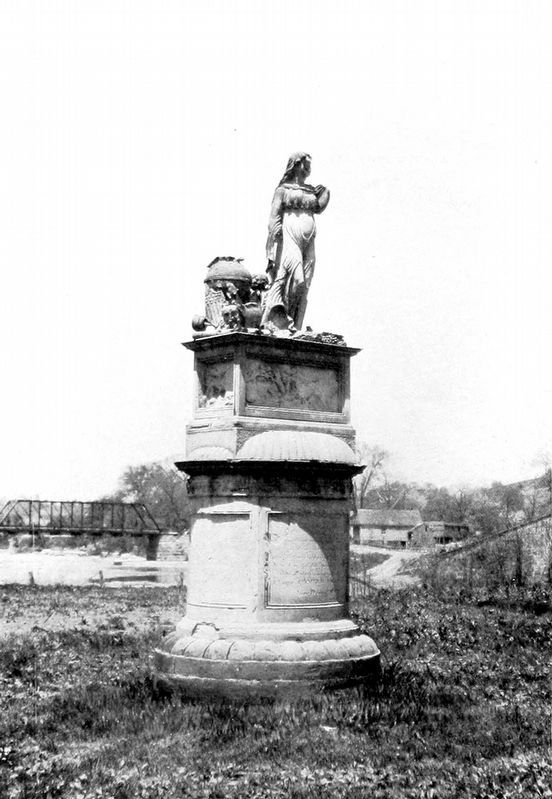 Clay Monument, Elm Grove image. Click for full size.