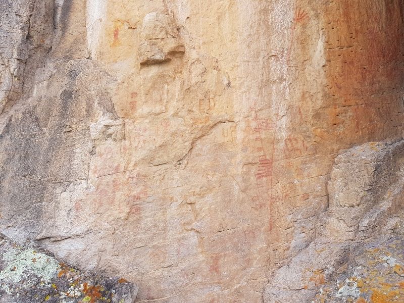 Detail of the rock art near the marker. Click for full size. Detail of the rock art near the marker image. Click for full size.