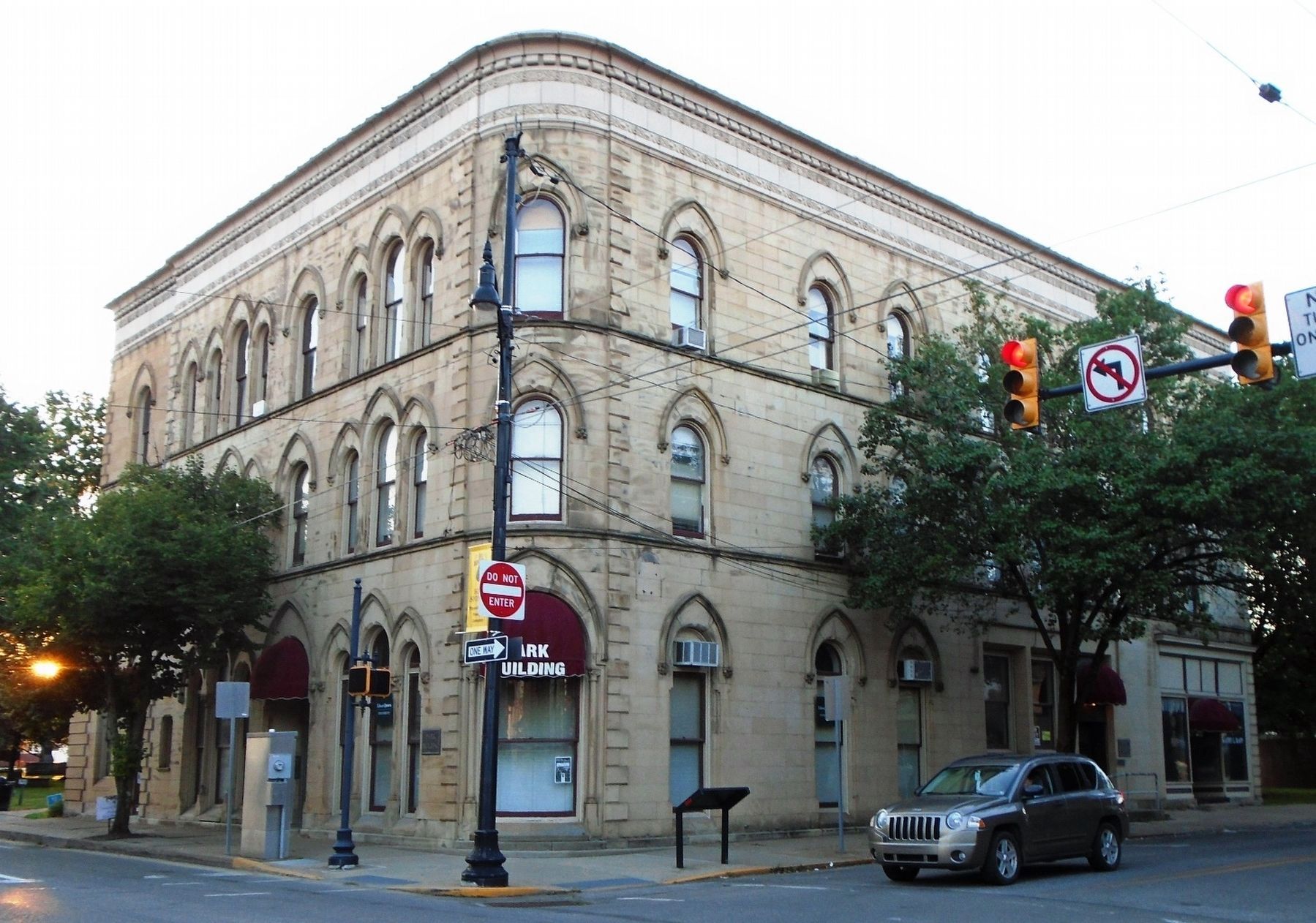 Former Second National Bank (now Park Building) image. Click for full size.