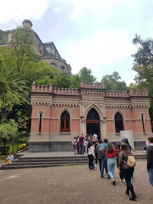 The nearby ticketing area for the National History Museum, higher up on the hill in the distance image. Click for full size.