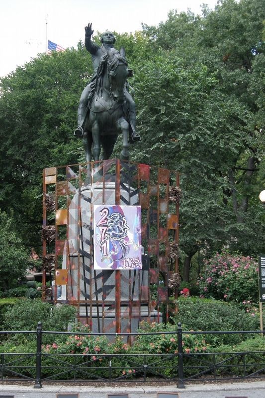 George Washington Statue image. Click for full size.