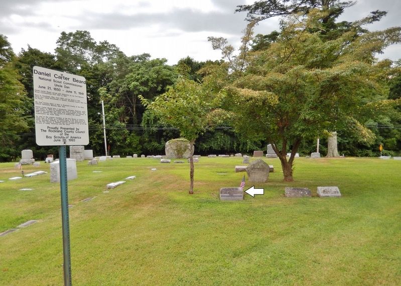 Daniel Carter Beard Marker<br>(<i>wide view • flag beside grave in background</i>) image. Click for full size.