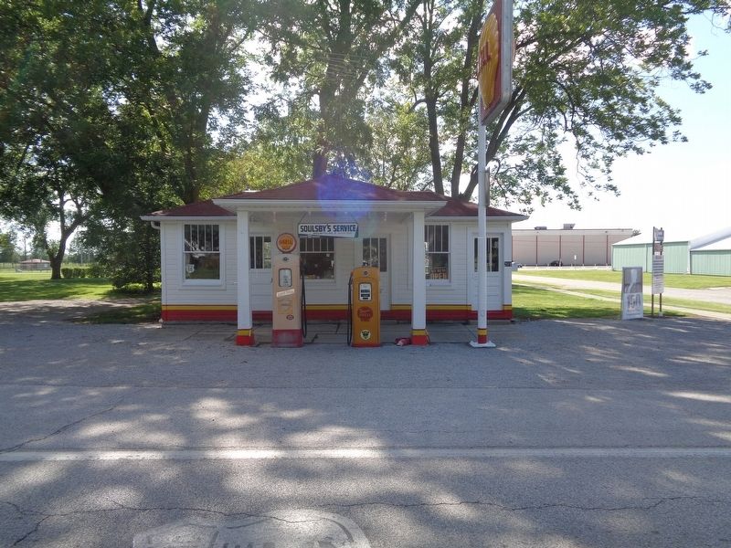 Soulsby Shell Station. Marker is to the right image. Click for full size.