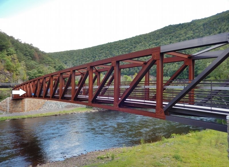 Lehigh River Pedestrian Bridge (<i>north side view</i>). Click for full size. Lehigh River Pedestrian Bridge (<i>north side view</i>) image. Click for full size.