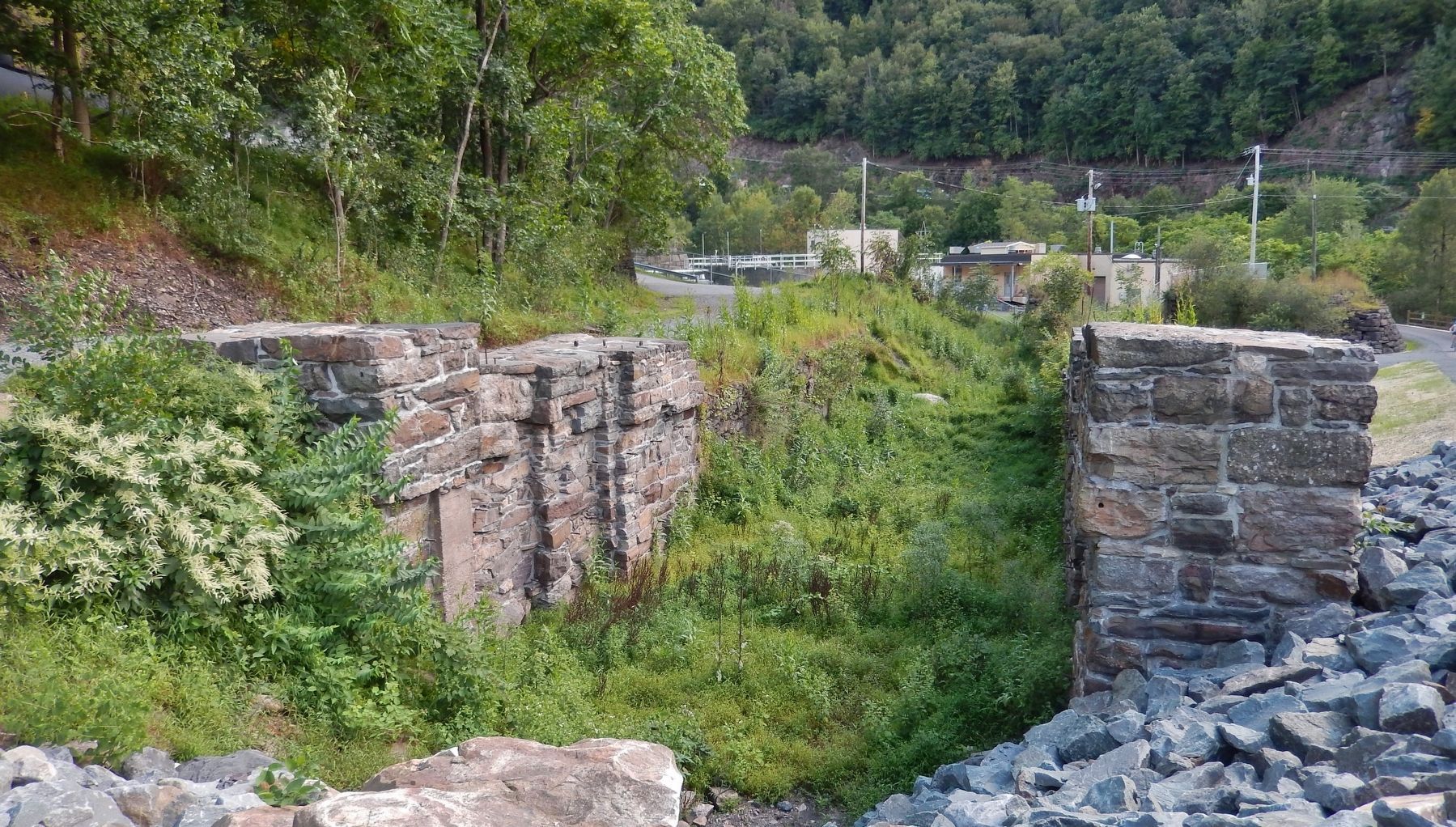 Partially Restored Lock 1 (<i>view from east end of bridge • near marker</i>) image. Click for full size.