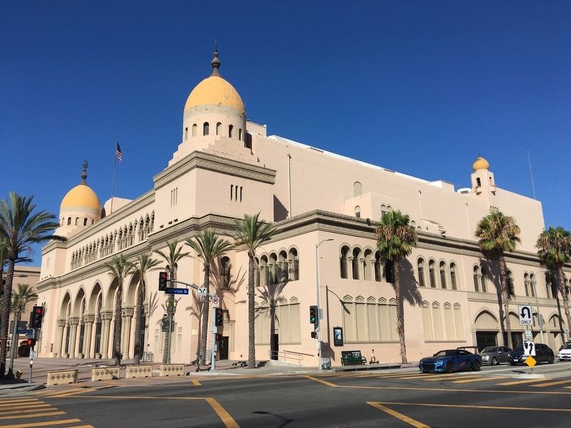 Shrine Auditorium image. Click for full size.