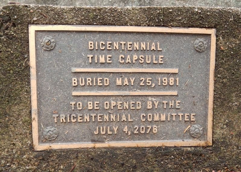 Orangetown Bicentennial Time Capsule plaque<br>(<i>mounted at base of marker</i>) image. Click for full size.