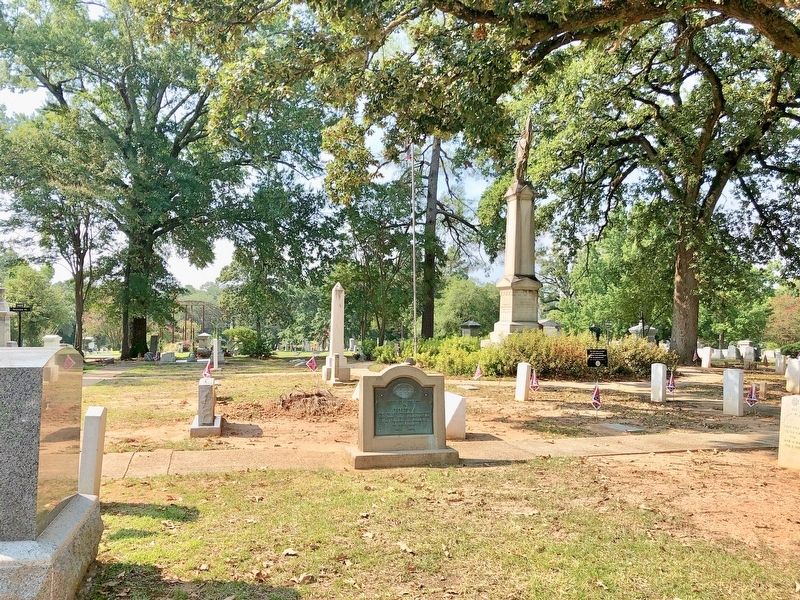 Battery 4 Marker at Confederate Veteran Bivouac section of cemetery. image. Click for full size.