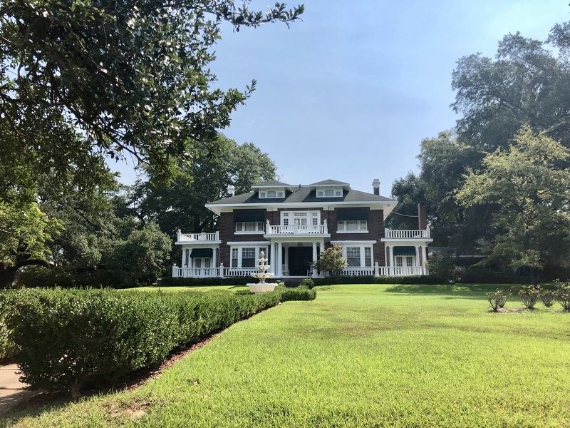 Former Robinson house. image. Click for full size.