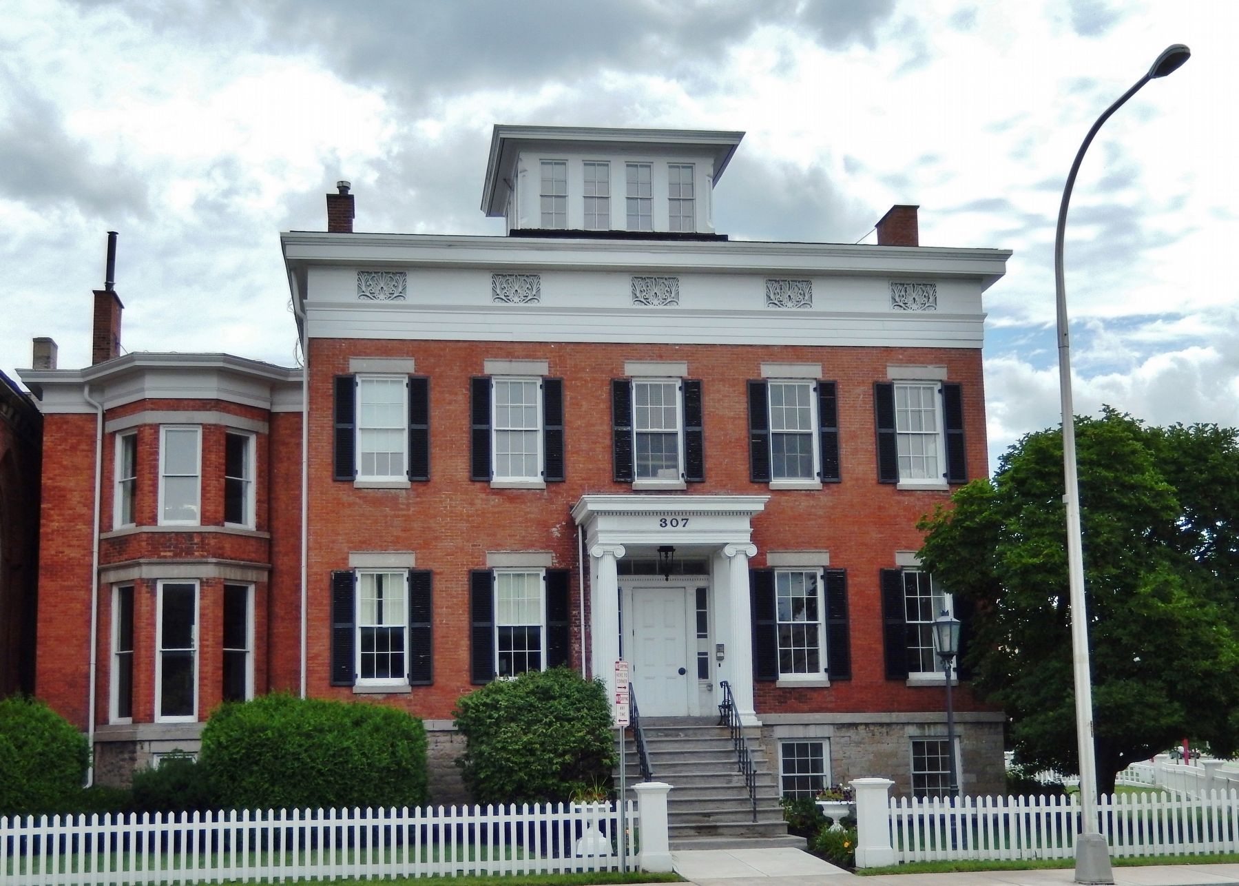 Hamilton White House<br>(<i>view across Townsend Street from near marker</i>) image. Click for full size.