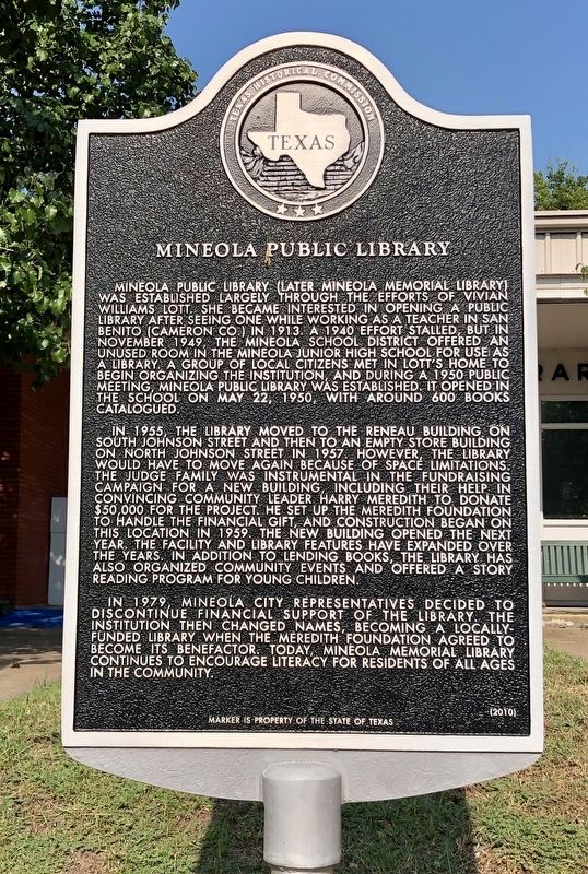 Mineola Public Library Marker image. Click for full size.