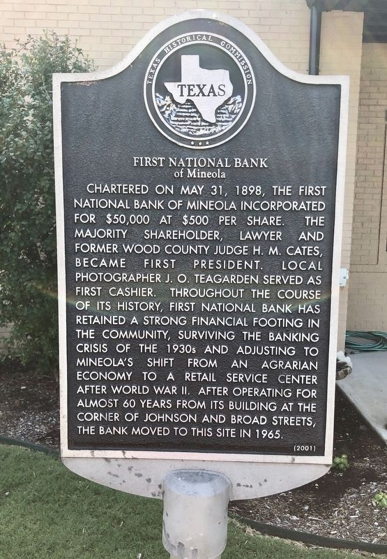 First National Bank of Mineola Marker image. Click for full size.
