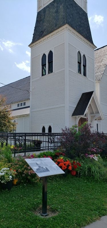 St. Luke's Anglican Church / Église anglicane St. Luke's Marker (<i>tall view</i>) image. Click for full size.